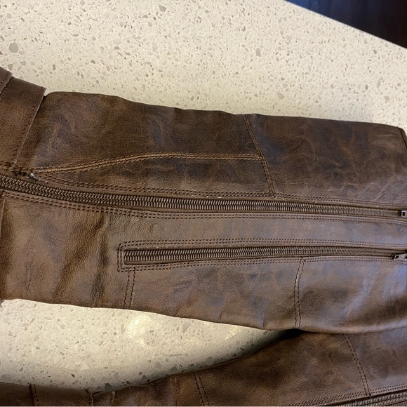 Like new eroesoles boots size 7.5 - Picture 3 of 7